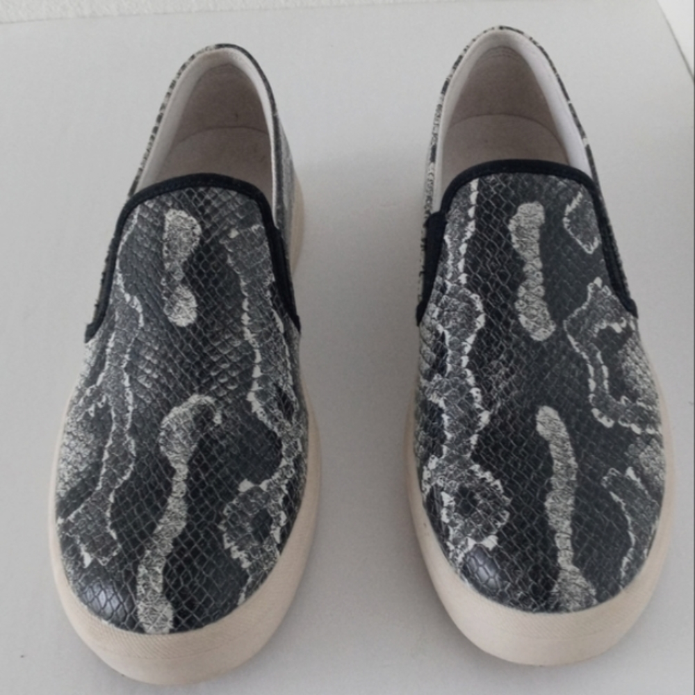 Jessica Simpson Snake Print Slip On Loafer Sneakers Size 8.5